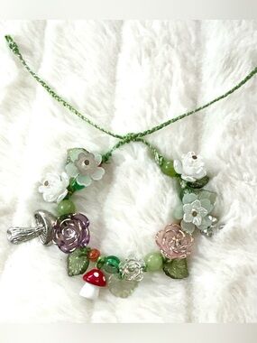 Handmade Green Floral Beaded Adjustable Pull String Bracelet with Mushroom Charm